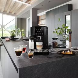 ماكينة قهوة أوتوماتيكية De’Longhi Magnifica Start – l مع نظام LatteCrema Hot